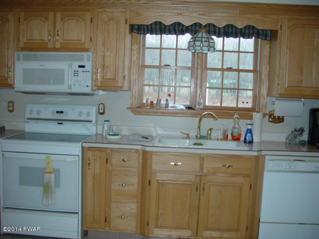 2575 Aberdeen Road Moscow, PA 18444 - Photo 6 of 27