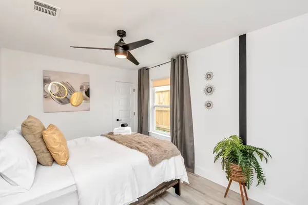 $472,500 | 3735 Mainer Street, Houston, TX 77021