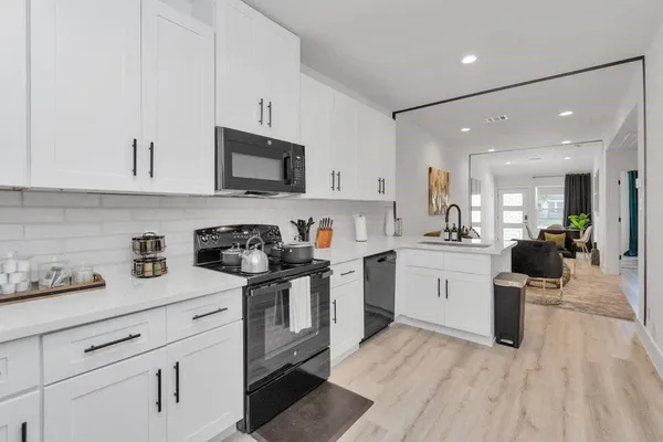 $472,500 | 3735 Mainer Street, Houston, TX 77021