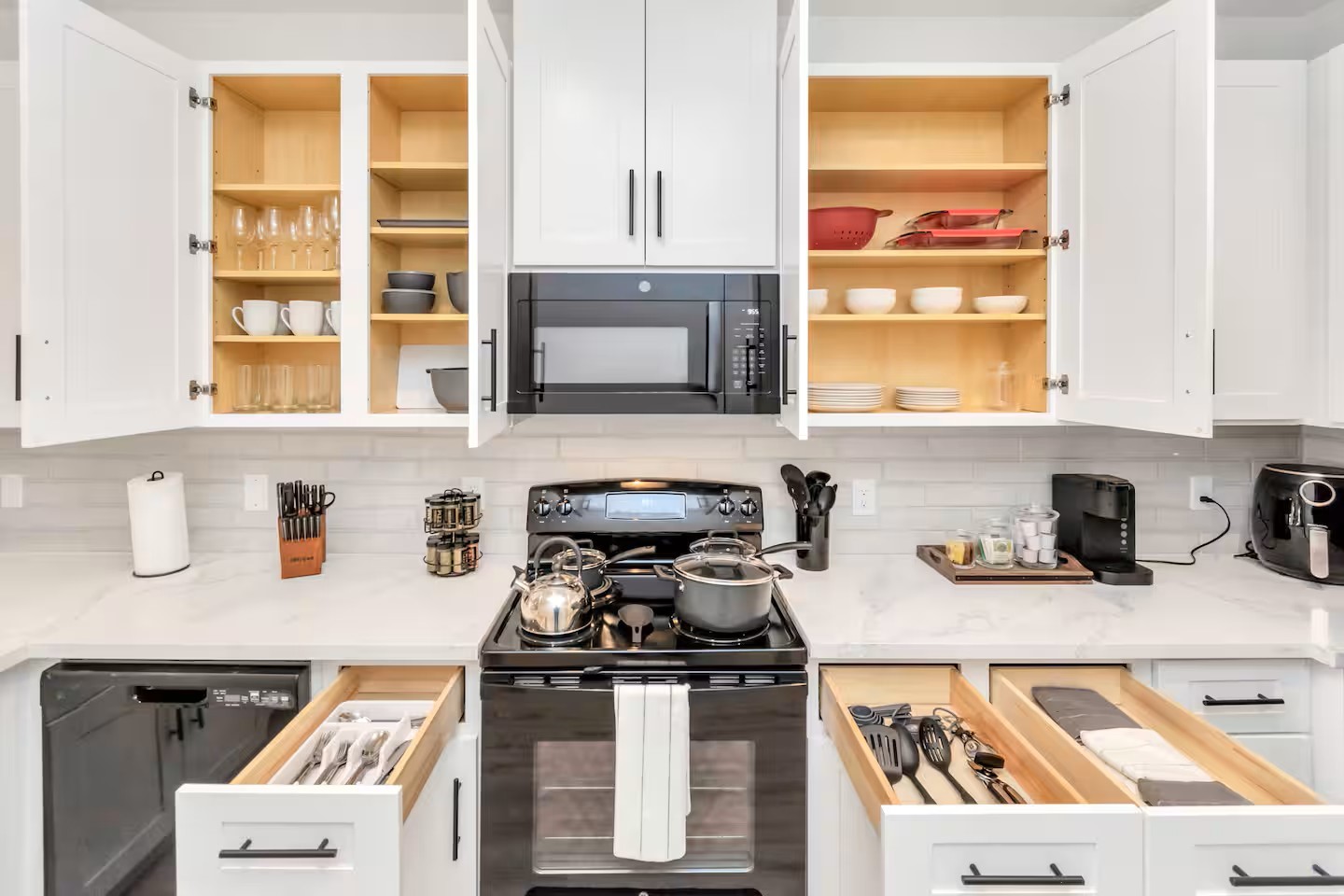 3735 Mainer Street Houston, TX 77021 - Photo 7 of 29