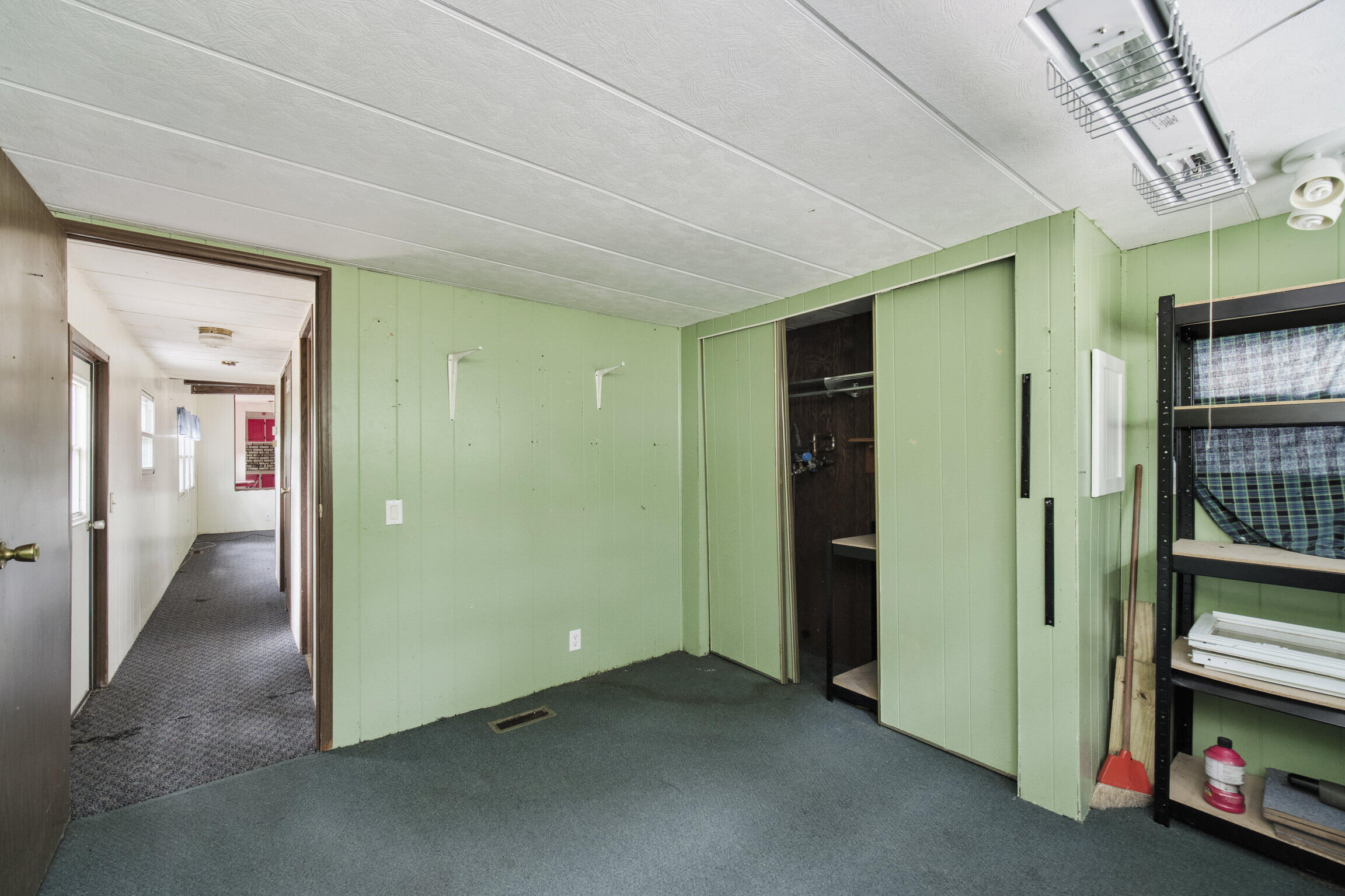 925 South High Bridge Road Wellston, MI 49689 - Photo 41 of 55 Primary bedroom