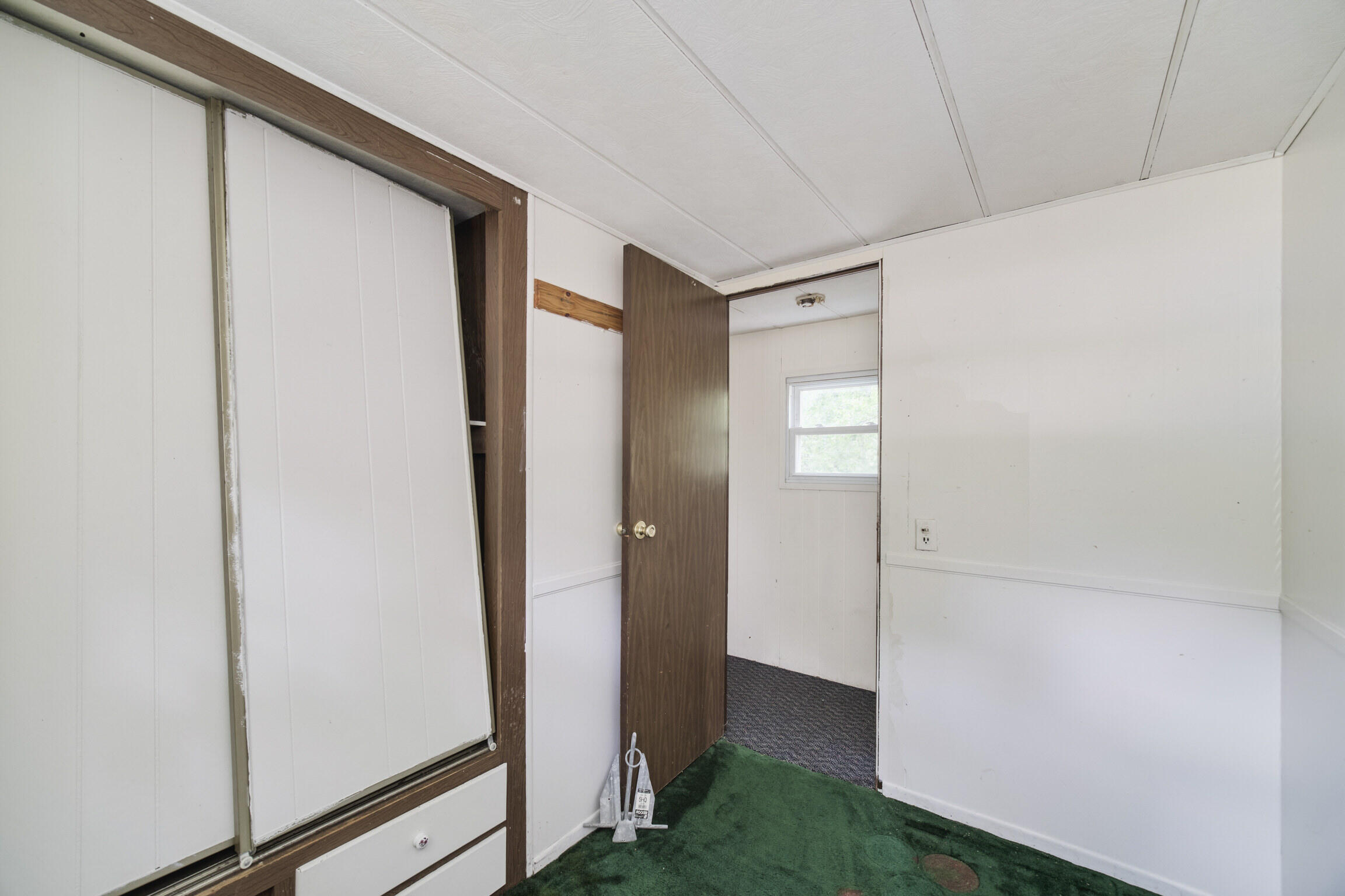 925 South High Bridge Road Wellston, MI 49689 - Photo 45 of 55 3rd bedroom