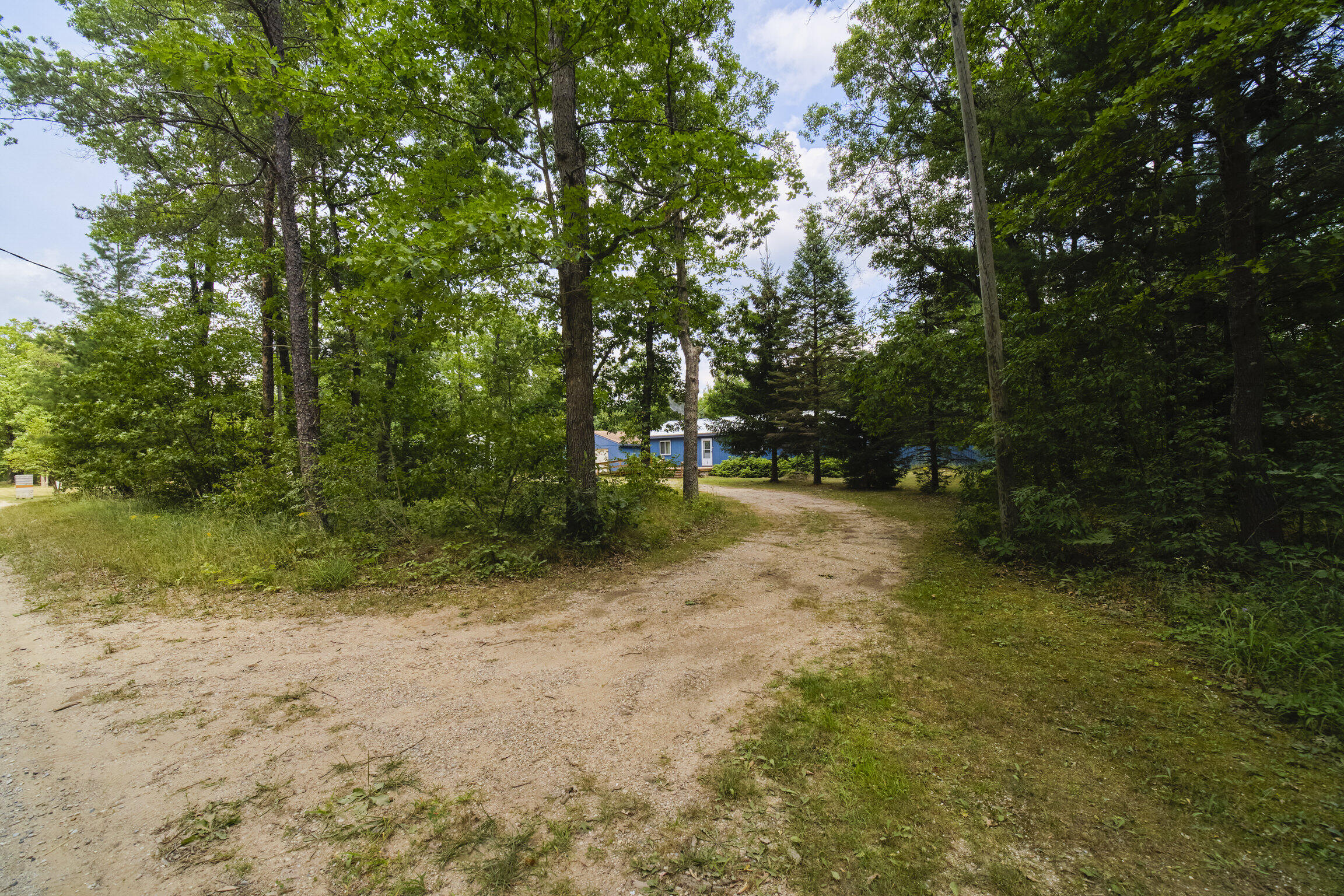 925 South High Bridge Road Wellston, MI 49689 - Photo 48 of 55 Circle drive