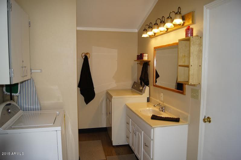 285 North Conestoga Road Apache Junction, AZ 85119 - Photo 13 of 31 Duff laundrybath