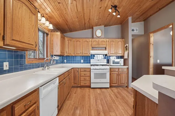 $585,000 | 9699 123rd Avenue Southeast, Lake Lillian, MN 56253