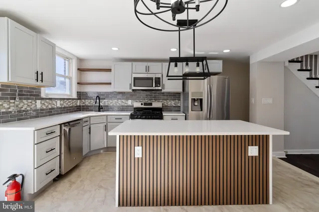 $2,400 | 7836 Fayette Street, Philadelphia, PA 19150