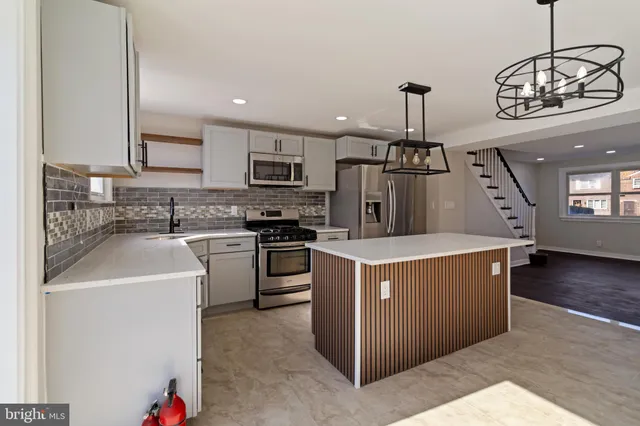 $2,400 | 7836 Fayette Street, Philadelphia, PA 19150