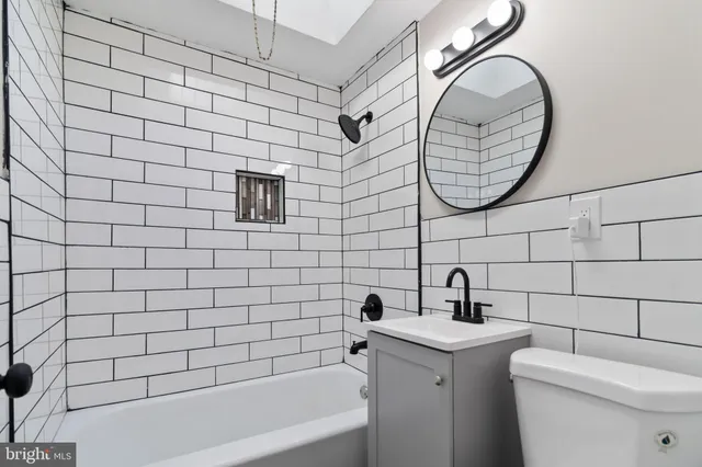 $2,400 | 7836 Fayette Street, Philadelphia, PA 19150