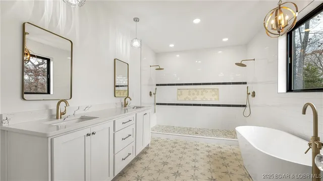 $789,900 | 971 Grand Point Boulevard, Sunrise Beach, MO 65079