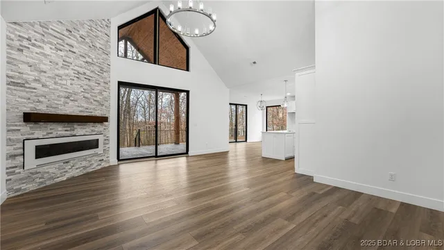 $789,900 | 971 Grand Point Boulevard, Sunrise Beach, MO 65079