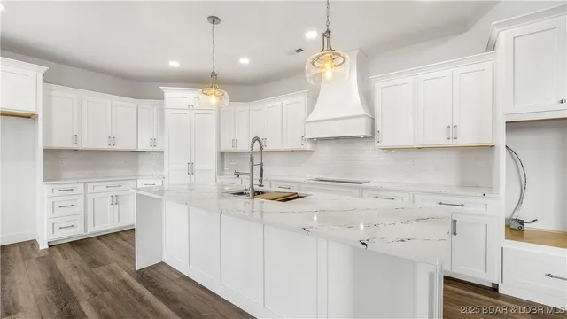 $789,900 | 971 Grand Point Boulevard, Sunrise Beach, MO 65079