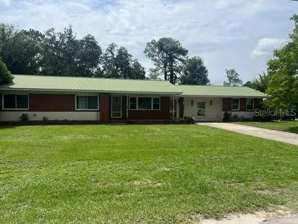 $180,000 | 5810 Southeast Babb Road, Belleview, FL 34420