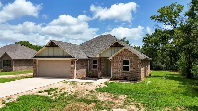 $2,500 | 213 South Loveless Street, Bullard, TX 75757