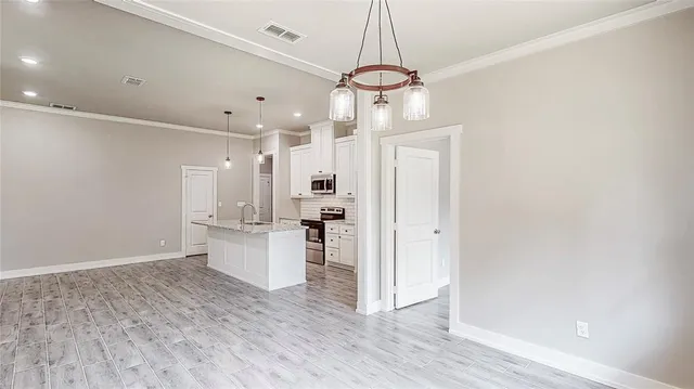 $2,500 | 213 South Loveless Street, Bullard, TX 75757