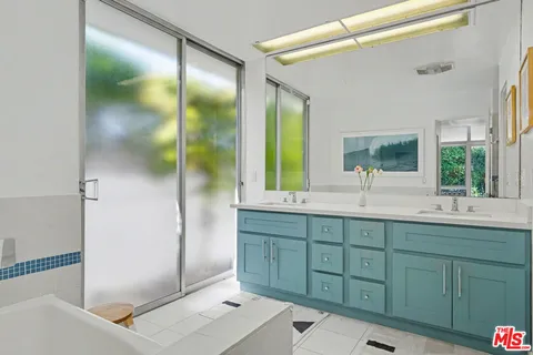 a close view of shower