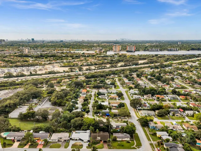 a picture of floor with a white wall