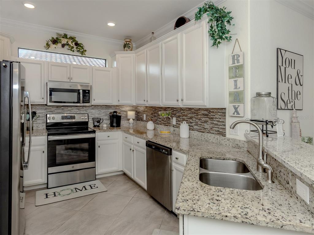 12391 Amica Loop Venice, FL 34293 - Photo 13 of 67