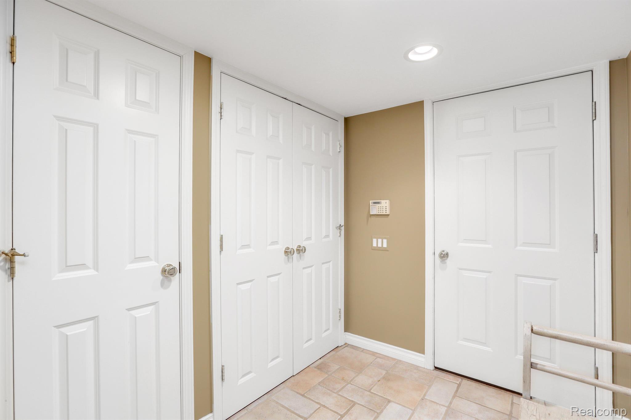 1029 Rock Spring Road Bloomfield Hills, MI 48304 - Photo 32 of 43 Gallery Image 32