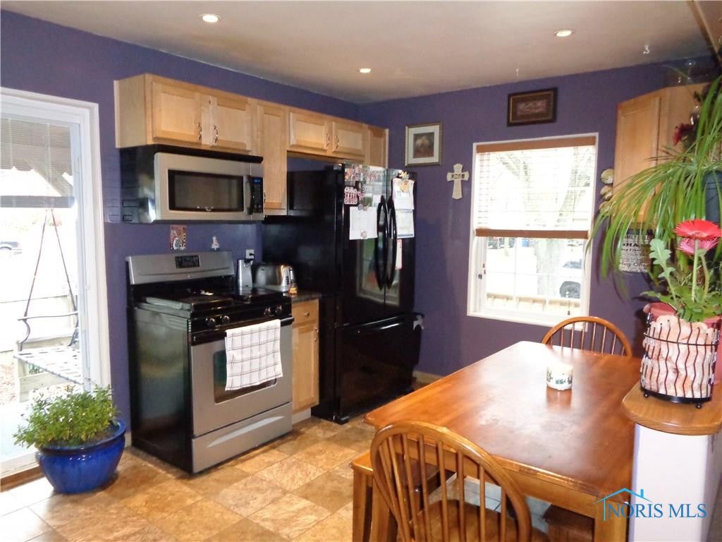 2659 Gracewood Road Toledo, OH 43613 - Photo 6 of 28 Gallery Image 6