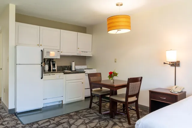 $2,500 | 104 Grand Summit Drive, Unit 104, Bartlett, NH 03812