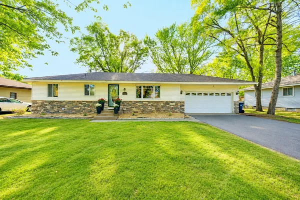 $389,900 | 16515 Flagstaff Avenue West, Rosemount, MN 55068