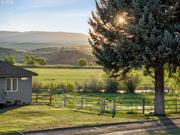 $975,000 | 40290 Beaver Creek Loop, Baker City, OR 97814