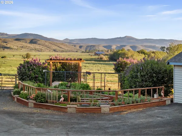 $975,000 | 40290 Beaver Creek Loop, Baker City, OR 97814