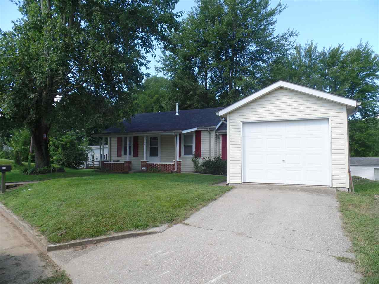 202 North Cold Springs Road Bloomfield, IN 47424 - Photo 13 of 15 Gallery Image 13