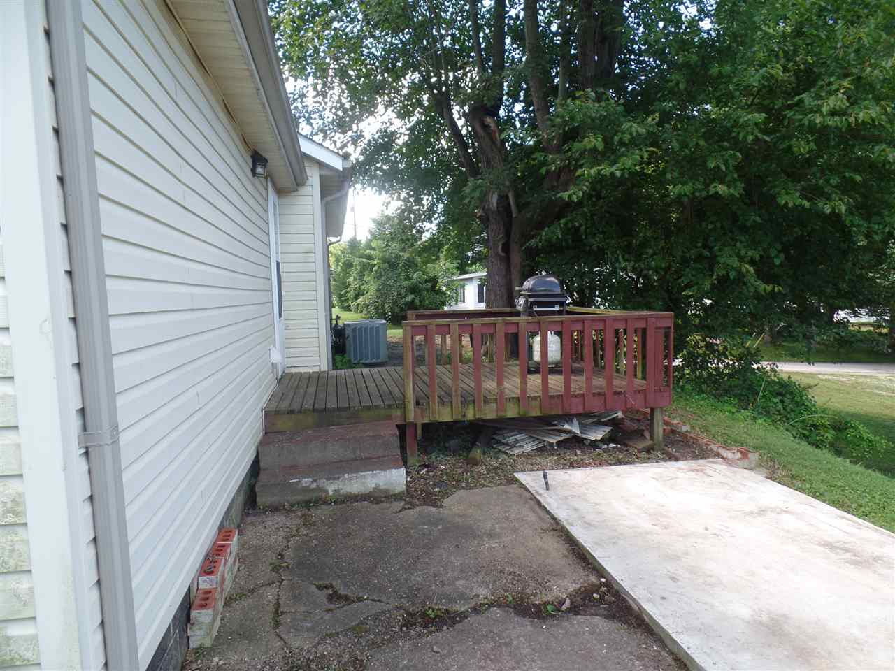 202 North Cold Springs Road Bloomfield, IN 47424 - Photo 14 of 15 Gallery Image 14