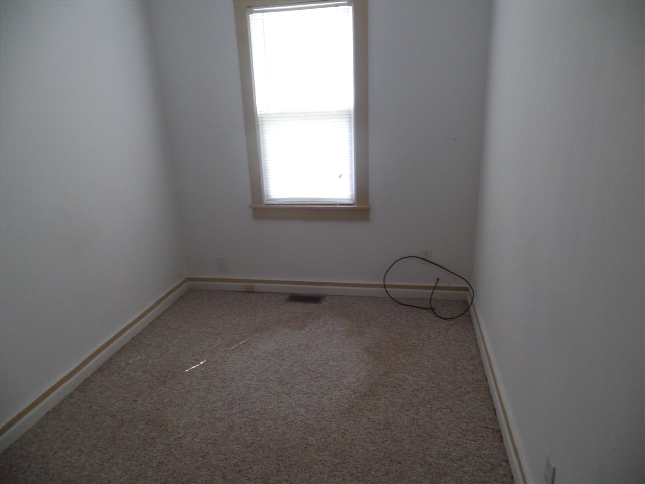 202 North Cold Springs Road Bloomfield, IN 47424 - Photo 8 of 15 Gallery Image 8