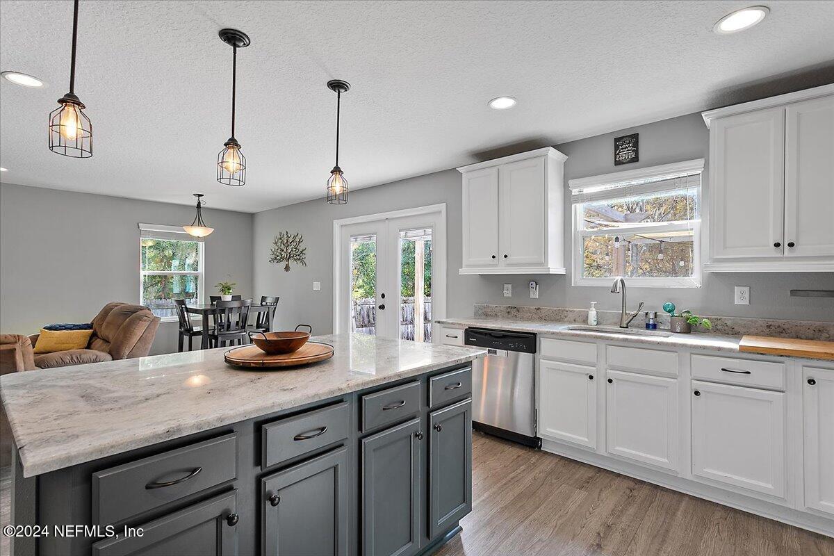 4750 Bedford Road Jacksonville, FL 32207 - Photo 8 of 25 08-Kitchen