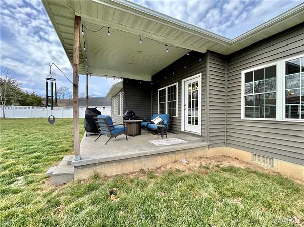 $395,000 | 12200 Country Oaks Drive, Rolla, MO 65401