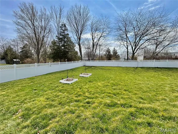 $395,000 | 12200 Country Oaks Drive, Rolla, MO 65401