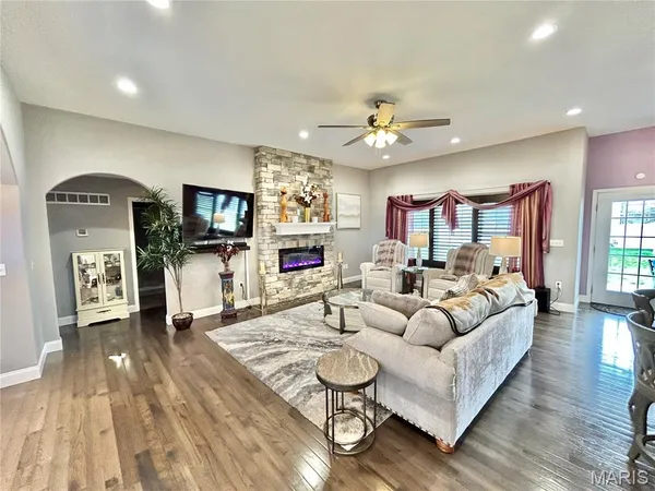 $395,000 | 12200 Country Oaks Drive, Rolla, MO 65401