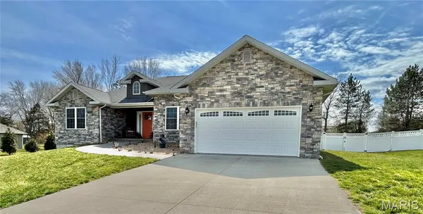 $395,000 | 12200 Country Oaks Drive, Rolla, MO 65401