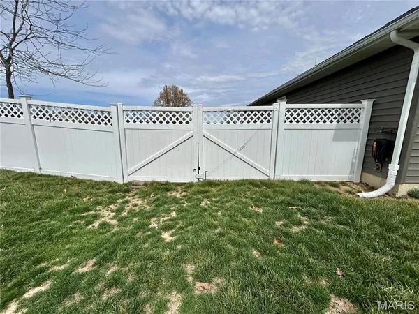 $395,000 | 12200 Country Oaks Drive, Rolla, MO 65401