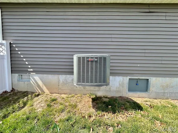 $395,000 | 12200 Country Oaks Drive, Rolla, MO 65401