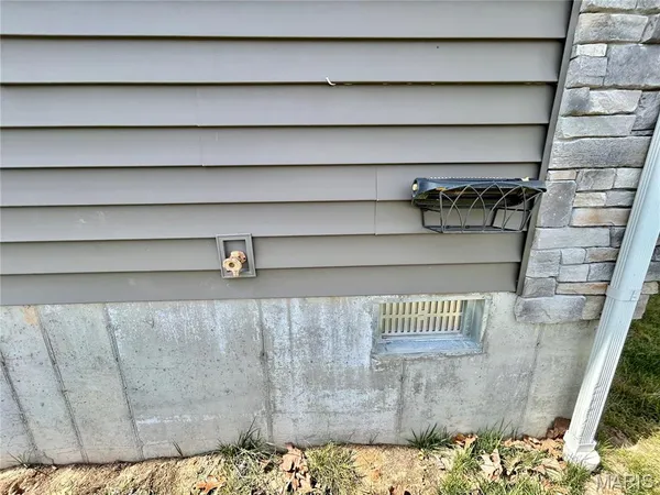 $395,000 | 12200 Country Oaks Drive, Rolla, MO 65401