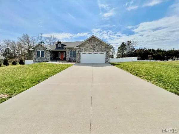 $395,000 | 12200 Country Oaks Drive, Rolla, MO 65401