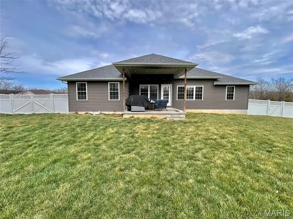 $395,000 | 12200 Country Oaks Drive, Rolla, MO 65401