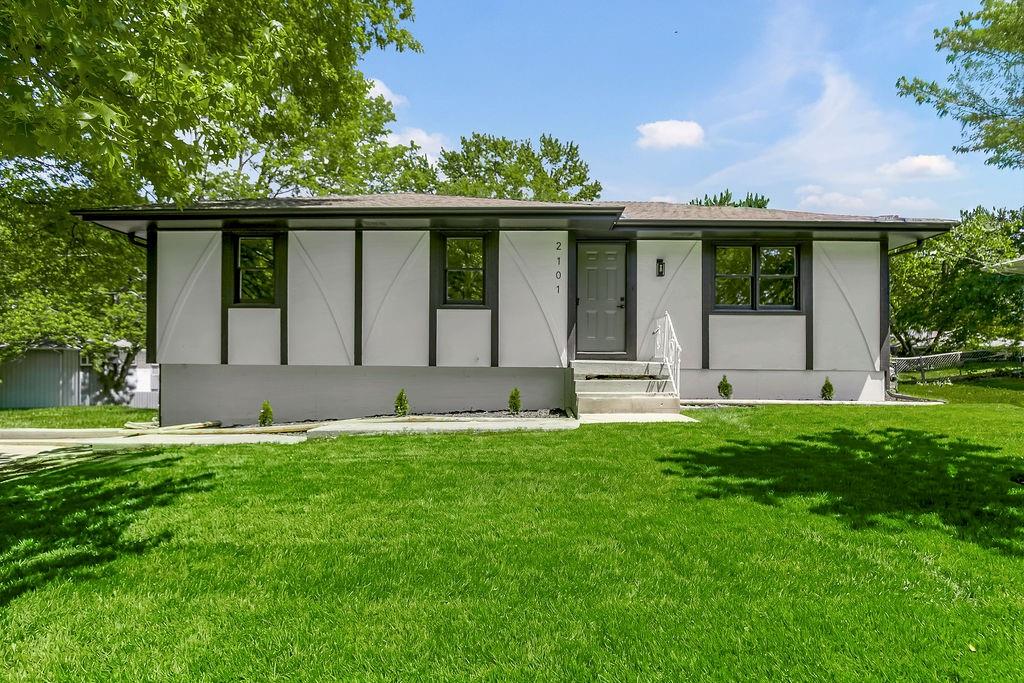 2101 Southeast Harding Street Oak Grove, MO 64075 - Photo 1 of 32