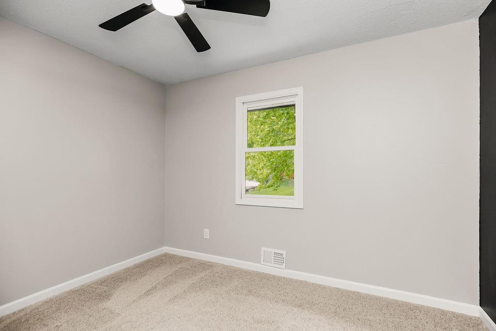 2101 Southeast Harding Street Oak Grove, MO 64075 - Photo 12 of 32