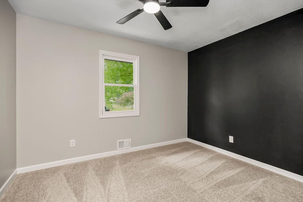 2101 Southeast Harding Street Oak Grove, MO 64075 - Photo 13 of 32