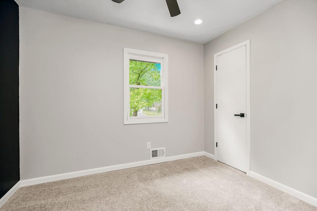 2101 Southeast Harding Street Oak Grove, MO 64075 - Photo 14 of 32