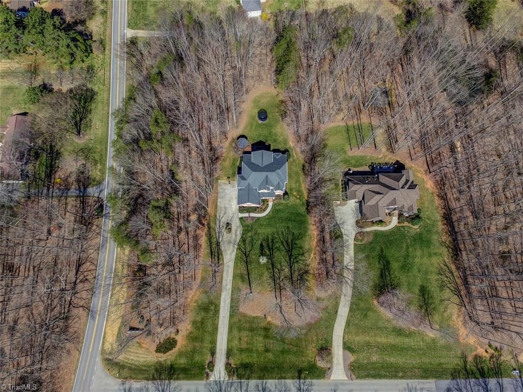 8412 Linville Oaks Drive Oak Ridge, NC 27310 - Photo 3 of 30 Gallery Image 3