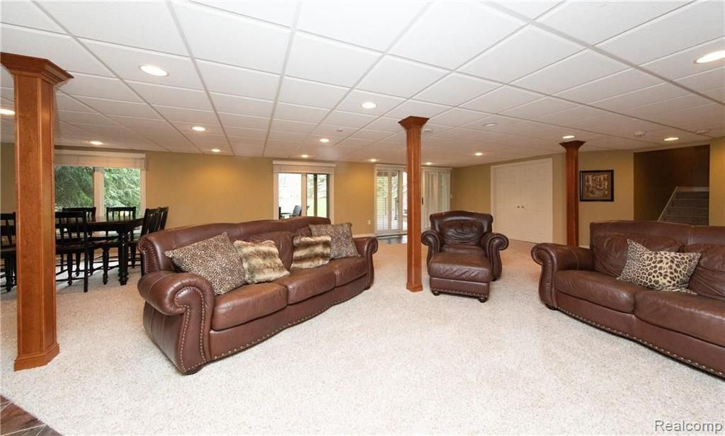 1056 Autumnview Drive Rochester, MI 48307 - Photo 35 of 44