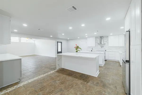 $3,500 | 10055 Larston Street, Houston, TX 77055