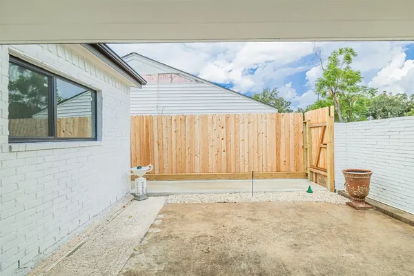 $3,500 | 10055 Larston Street, Houston, TX 77055
