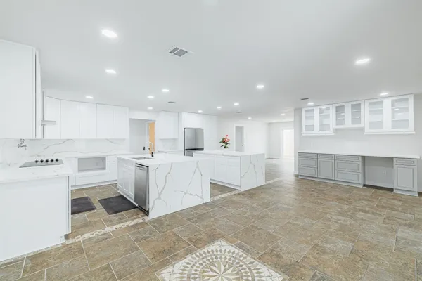 $3,500 | 10055 Larston Street, Houston, TX 77055