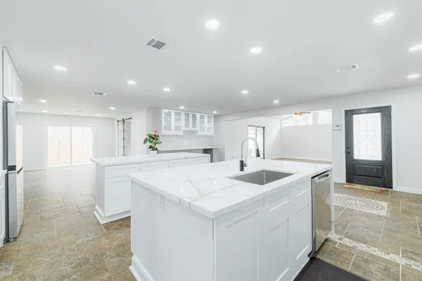 $3,500 | 10055 Larston Street, Houston, TX 77055